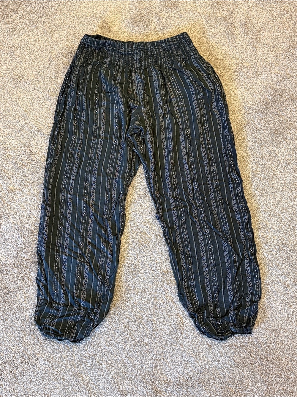 Lotus & Luna Black & Gray geometric Striped Elastic Waist Harem Pants - size M